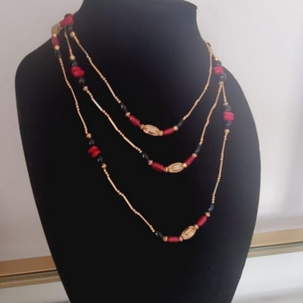Multicolored 3 Strand Necklace.🌴
